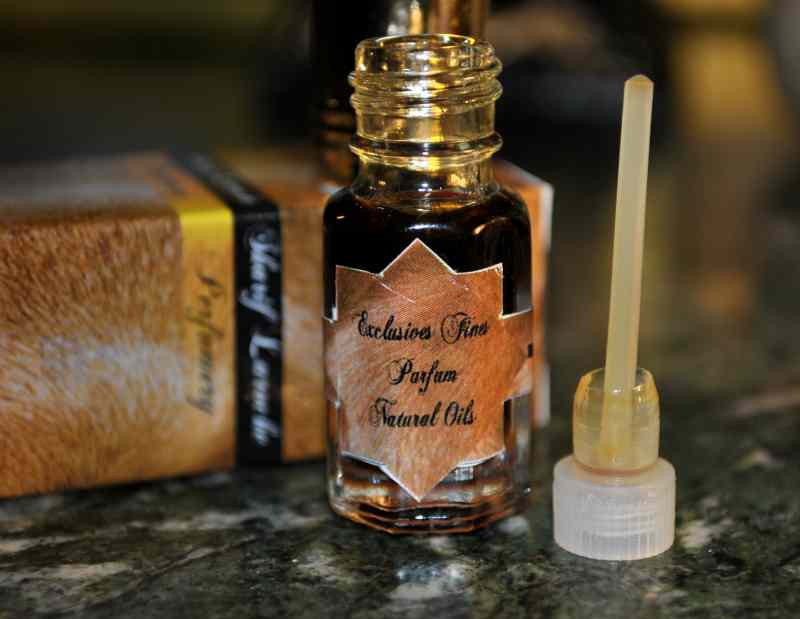 عطر المسك مع نغمات العنبر